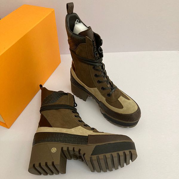 designers shoes luxury brand designer leather women boots martin desert boot flamingos love arrow medal real leathers coarse winter with box, Black
designers shoes luxury brand designer leather women boots martin desert boot flamingos love arrow medal real leathers coarse winter with box, Black