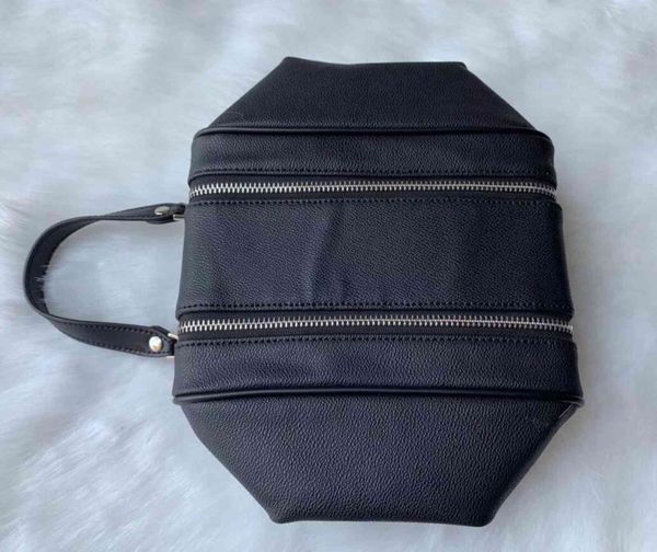 evening bags 2021 high-end quality men travelling toilet bag fashion design women wash large capacity cosmetic s makeup toiletry p
evening bags 2021 high-end quality men travelling toilet bag fashion design women wash large capacity cosmetic s makeup toiletry p