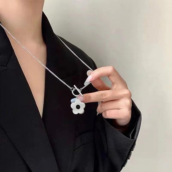 pendant necklaces minimalist hollow out flower necklace for women girls toggle clasp chain hiphop rock jewelry, Silver
pendant necklaces minimalist hollow out flower necklace for women girls toggle clasp chain hiphop rock jewelry, Silver