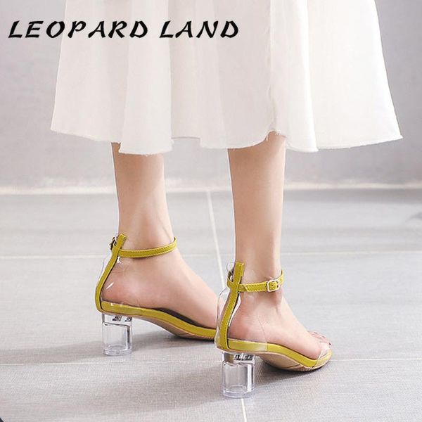 dress shoes leopard land 5cm 2021 summer fashion transparent word buckle thick heel sandals crystal middle open toe female tws, Black
dress shoes leopard land 5cm 2021 summer fashion transparent word buckle thick heel sandals crystal middle open toe female tws, Black