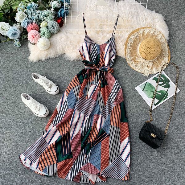 women retro print chiffon dress new 2021 summer spaghetti strap v-neck beach dresses lady boho with belt long robe vestido, Black;gray
women retro print chiffon dress new 2021 summer spaghetti strap v-neck beach dresses lady boho with belt long robe vestido, Black;gray