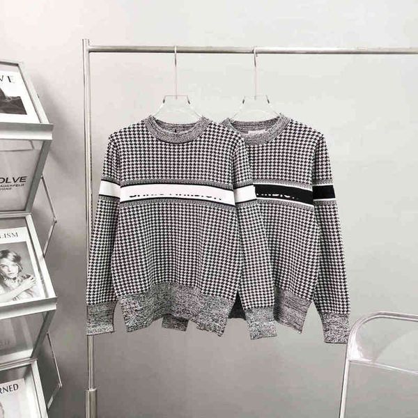 2022 factory wholesale new autumn women's thousand bird check long sleeve pullover sweater elastic sweater simple leisure versatile qin, White;black
2022 factory wholesale new autumn women's thousand bird check long sleeve pullover sweater elastic sweater simple leisure versatile qin, White;black