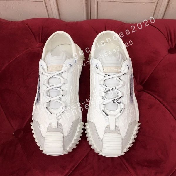 2022 casual shoes leather italy red green designers sneaker cartoon patch interlocking shoe runner trainers size35-41, Black;red
2022 casual shoes leather italy red green designers sneaker cartoon patch interlocking shoe runner trainers size35-41, Black;red