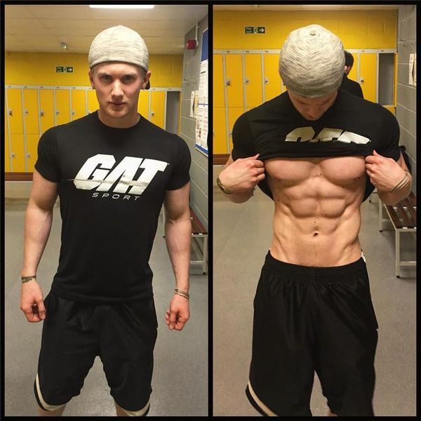 running jerseys men sport t shirt for gym short sleeve round neck cotton sweat-absorbent fitness compression slim t-shirt sportswear, Black;blue 
running jerseys men sport t shirt for gym short sleeve round neck cotton sweat-absorbent fitness compression slim t-shirt sportswear, Black;blue