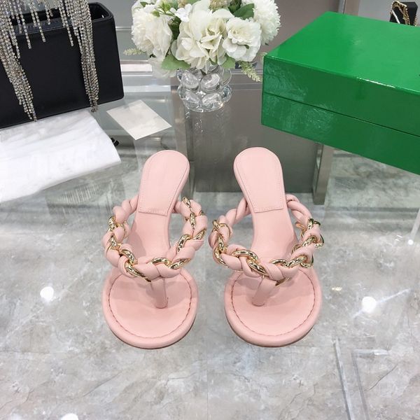 2021 brand designer women slippers handmade cross straw weaving shoe with dress handbag flip-flops include box and dust bag sizes 35-40, Black
2021 brand designer women slippers handmade cross straw weaving shoe with dress handbag flip-flops include box and dust bag sizes 35-40, Black
