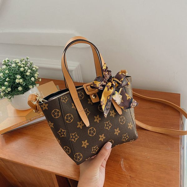 daily bag womens 2023 new printed bucket bag fashion all-match handbag shoulder crossbody fashion internet celebrity letter pack
daily bag womens 2023 new printed bucket bag fashion all-match handbag shoulder crossbody fashion internet celebrity letter pack