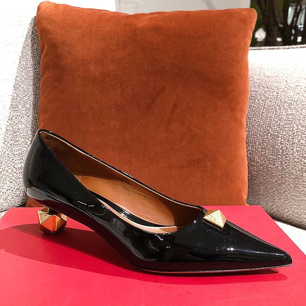 2021ss fashion trend designer women sandals 5 colors with heels shoes flip flops loafers spring summer shoes with heels party dress sandals, Black
2021ss fashion trend designer women sandals 5 colors with heels shoes flip flops loafers spring summer shoes with heels party dress sandals, Black