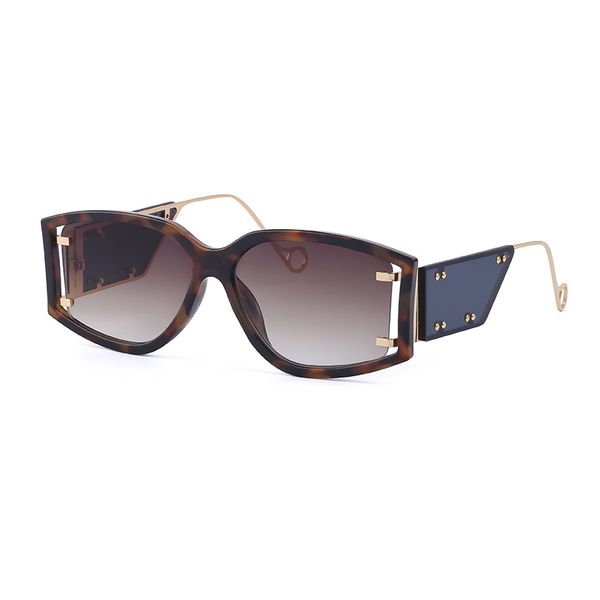 latest punk small frame sunglasses for women fashion rivets eyeglasses orange demi pink rectangle irregular female trendy surrounding design, White;black
latest punk small frame sunglasses for women fashion rivets eyeglasses orange demi pink rectangle irregular female trendy surrounding design, White;black