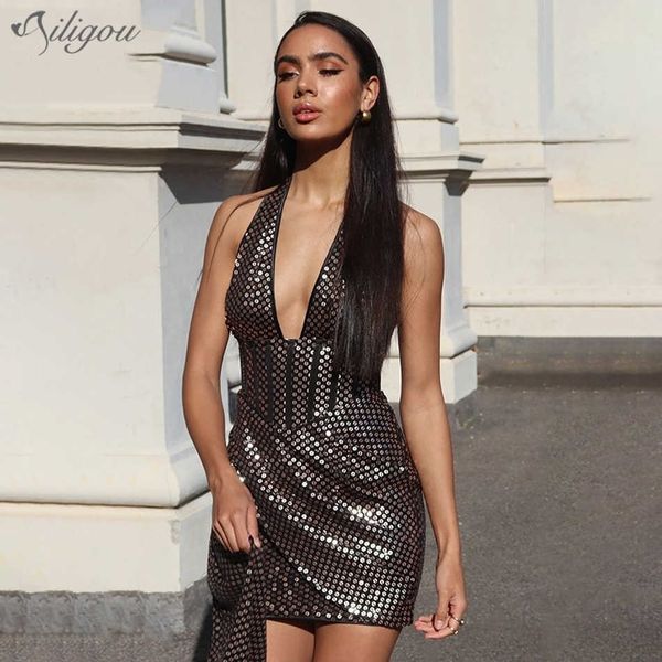 summer trendy sparkling gold sequins deep v neck sleeveless open back design celebrity party mini dress 210527, Black;gray
summer trendy sparkling gold sequins deep v neck sleeveless open back design celebrity party mini dress 210527, Black;gray