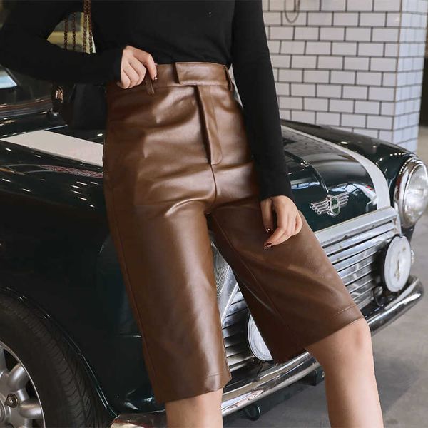 plus size british style autumn winter women's pu leather short high waist motor five point trouser casual straight overalls 210611, White;black
plus size british style autumn winter women's pu leather short high waist motor five point trouser casual straight overalls 210611, White;black