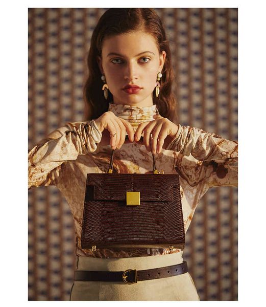 2021 new retro leather portable bag female large-capacity versatile one-shoulder messenger handbag trend
2021 new retro leather portable bag female large-capacity versatile one-shoulder messenger handbag trend
