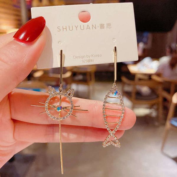 korean dongdamen fashion asymmetric ab cat and fish temperament net red simple silver needle earrings, Black
korean dongdamen fashion asymmetric ab cat and fish temperament net red simple silver needle earrings, Black