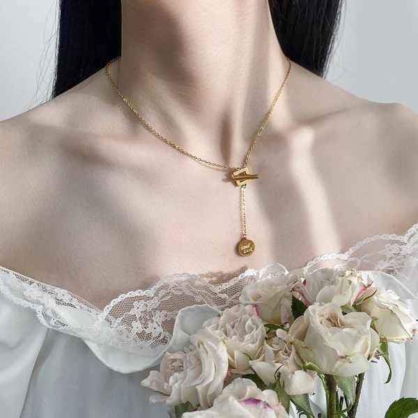 pendant necklaces geometric good luck brand titanium steel circle necklace light luxury stainless chain of clavicle female small square, Silver
pendant necklaces geometric good luck brand titanium steel circle necklace light luxury stainless chain of clavicle female small square, Silver