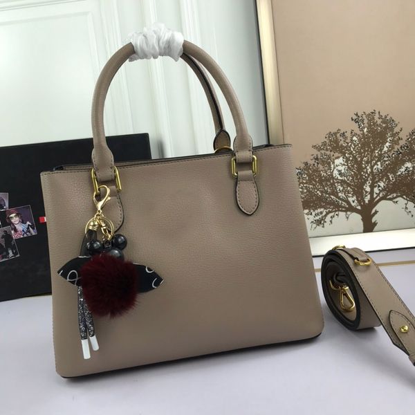 women luxurys designers crossbody fashions bags 2021 womens handbags purses classic lady shoulder waist bag wallets fashion totes
women luxurys designers crossbody fashions bags 2021 womens handbags purses classic lady shoulder waist bag wallets fashion totes