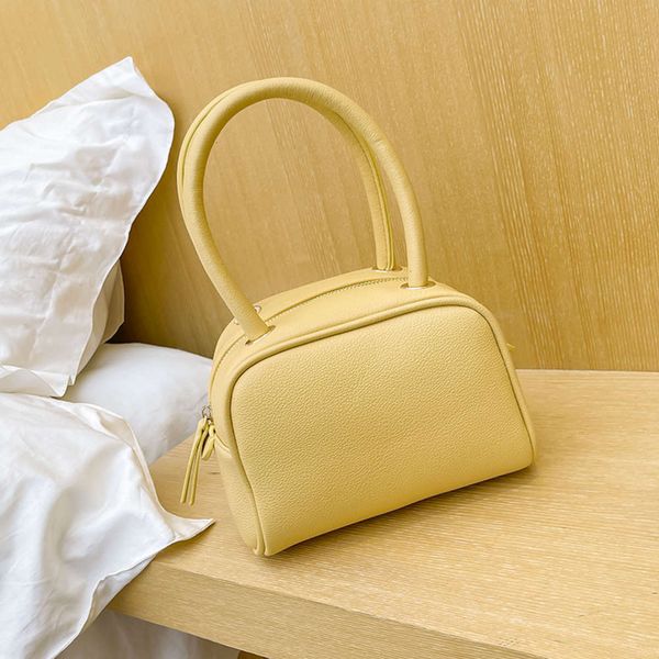 bag women's 2021 summer portable bag is simple and fashionable, with a small round drum hbag large capacity
bag women's 2021 summer portable bag is simple and fashionable, with a small round drum hbag large capacity