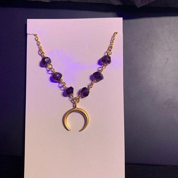 chokers natural stones crescent moon choker necklaces pendants purple crystal gold color reiki women jewelry wedding gift, Golden;silver
chokers natural stones crescent moon choker necklaces pendants purple crystal gold color reiki women jewelry wedding gift, Golden;silver