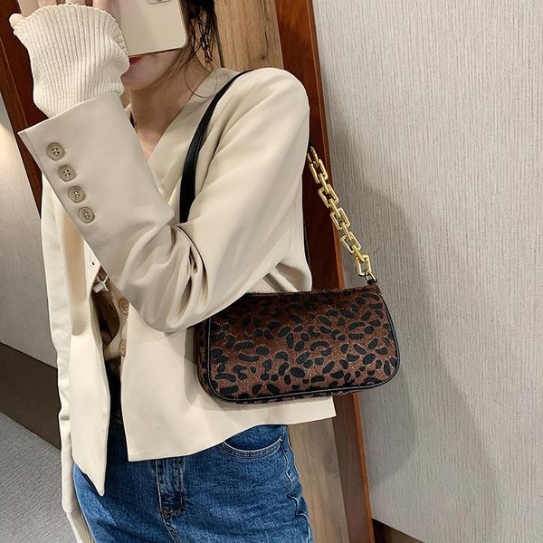 women's wide shoulder strap handbag, bamboo woven small strap, fashion handbag. waist bags
women's wide shoulder strap handbag, bamboo woven small strap, fashion handbag. waist bags