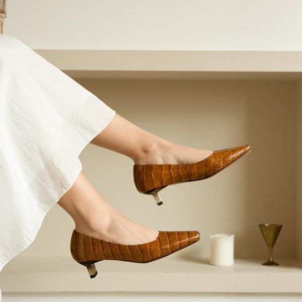 dress shoes fashion concise women cow leather pumps office party black brown colors square toe shallow woman
dress shoes fashion concise women cow leather pumps office party black brown colors square toe shallow woman