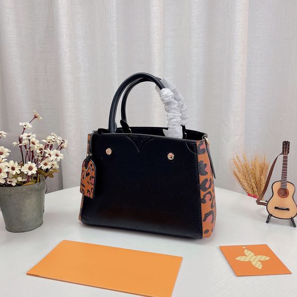 luxury designer france brand embossed montaigne totes bags high quatity genuine leather old flower leopard handbag women crossbody designers
luxury designer france brand embossed montaigne totes bags high quatity genuine leather old flower leopard handbag women crossbody designers