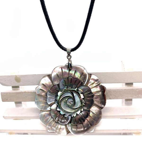 pendant necklaces natural abalone shell flower carving charms necklace fashionable women's jewelry diy pearl leather cord, Silver
pendant necklaces natural abalone shell flower carving charms necklace fashionable women's jewelry diy pearl leather cord, Silver