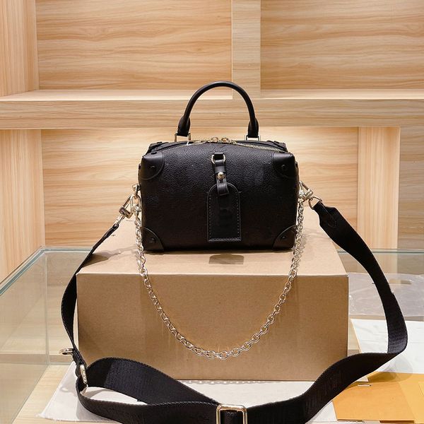 axillary bag shoulder bags fashionable ladies handbag fashionable printed letter decoration hardware chain detachable double zipper opening
axillary bag shoulder bags fashionable ladies handbag fashionable printed letter decoration hardware chain detachable double zipper opening
