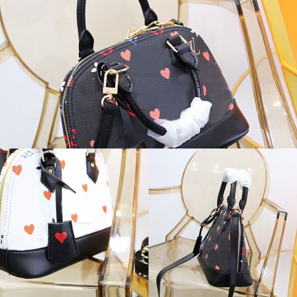 fashion designer ladies brand messenger classic shell bag one-shoulder leather chain high-quality wallet
fashion designer ladies brand messenger classic shell bag one-shoulder leather chain high-quality wallet