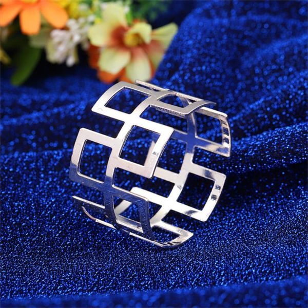 12/ pcs factory direct selling el sample office west napkin ring roman creative great wall non stainless steel metal nap rings
12/ pcs factory direct selling el sample office west napkin ring roman creative great wall non stainless steel metal nap rings