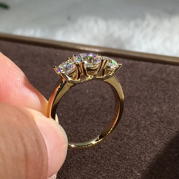 wedding rings vintage gold color white zircon three stone ring simple fashion crystal round for women luxury bridal jewelry, Slivery;golden
wedding rings vintage gold color white zircon three stone ring simple fashion crystal round for women luxury bridal jewelry, Slivery;golden