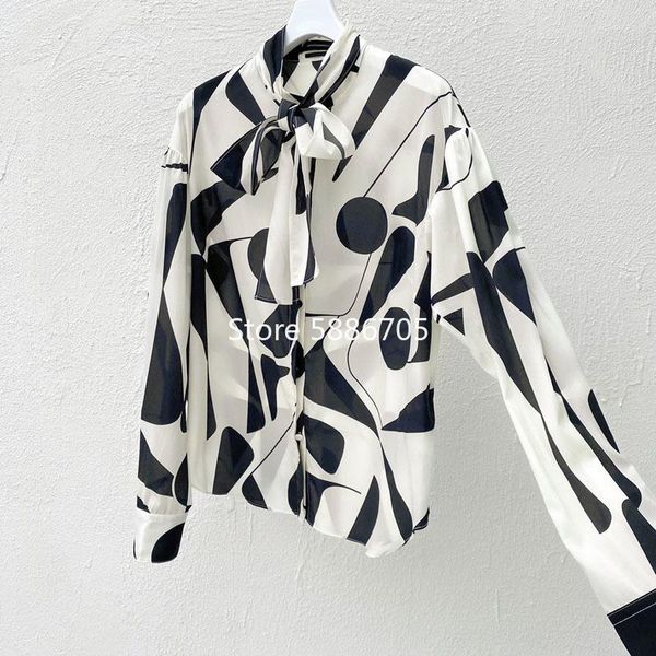 women's blouses & shirts 91% silk designer 2021 women geometric printed black white contrast color bow collar s480
women's blouses & shirts 91% silk designer 2021 women geometric printed black white contrast color bow collar s480
