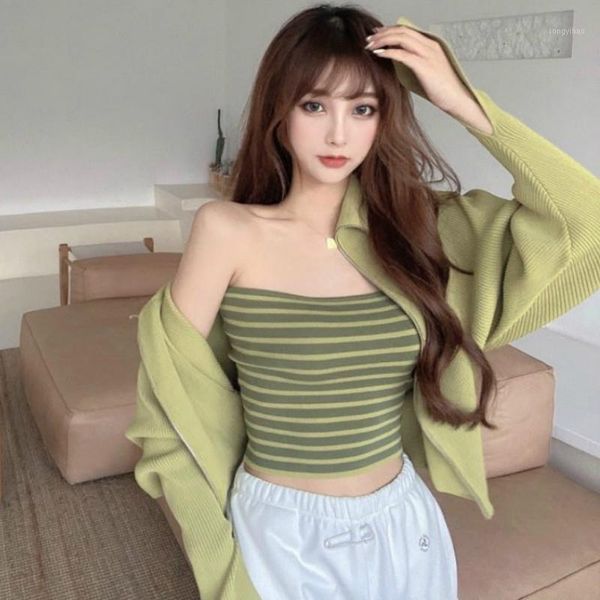 autumn urban casual korean-style women's wear slim-fit embroidered flower two-pieces knitted sweater cardigan tracksuits, Gray
autumn urban casual korean-style women's wear slim-fit embroidered flower two-pieces knitted sweater cardigan tracksuits, Gray