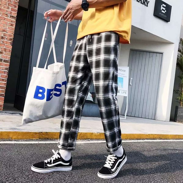 shorts summer men's casual pants korean loose student couple plaid wide leg straight, White;black
shorts summer men's casual pants korean loose student couple plaid wide leg straight, White;black