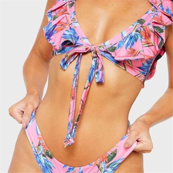 women ruffled two-piece bikinis sets high waist swimsuits swim suit tankinis biquini suits women's swimwear, White;black
women ruffled two-piece bikinis sets high waist swimsuits swim suit tankinis biquini suits women's swimwear, White;black
