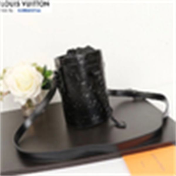 evening brand designer luxury m44631 black men handbags shoulder messenger bags totes clutches iconic cross body bags handles
evening brand designer luxury m44631 black men handbags shoulder messenger bags totes clutches iconic cross body bags handles