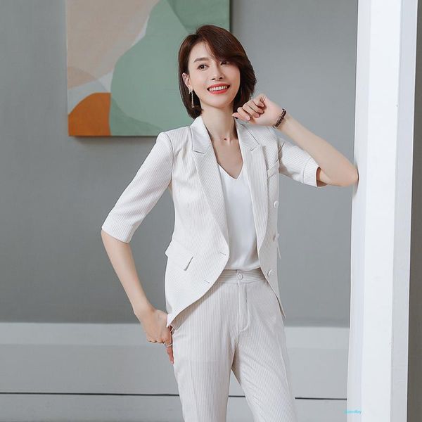 elegant blue whitie black stripe women suit 2 pieces set business office ladies formal work wear half sleeve blazer pants suits women's, White;black
elegant blue whitie black stripe women suit 2 pieces set business office ladies formal work wear half sleeve blazer pants suits women's, White;black