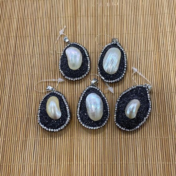charms natural conch black resin pendant jewelry with diamonds suitable for making exquisite necklaces earrings accessories wholesale, Bronze;silver
charms natural conch black resin pendant jewelry with diamonds suitable for making exquisite necklaces earrings accessories wholesale, Bronze;silver