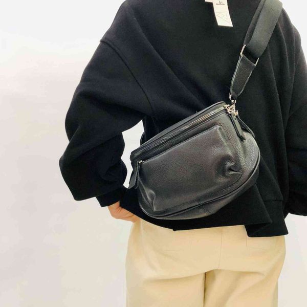 leather handmade leather saddle chest bag multi-function multi compartment single shoulder messenger bag women's style
leather handmade leather saddle chest bag multi-function multi compartment single shoulder messenger bag women's style