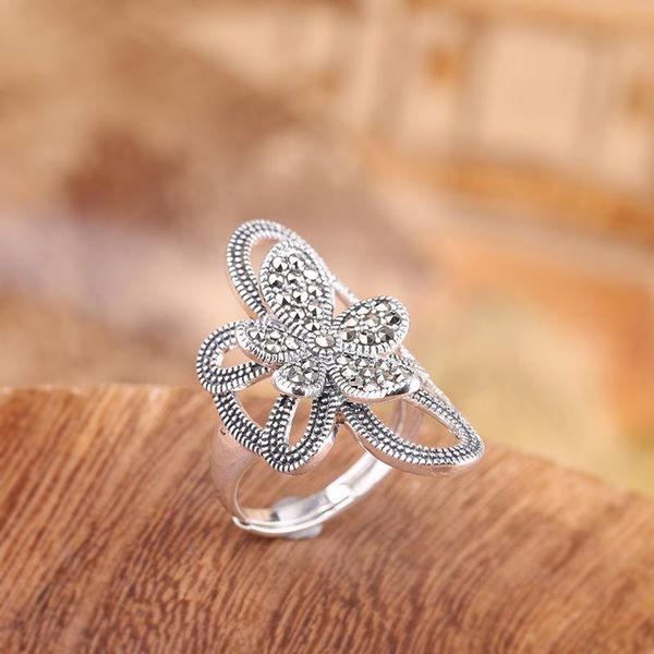manufacturer wholesale thai silver light luxury jewelry 925 open women's flower ring marcasite stone rings cluster, Golden;silver
manufacturer wholesale thai silver light luxury jewelry 925 open women's flower ring marcasite stone rings cluster, Golden;silver