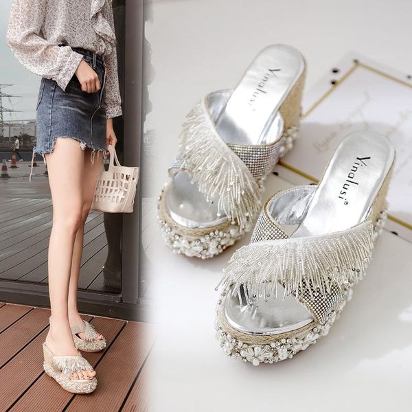 high-heeled shoes lady glitter slides woman's slippers low string bead on a wedge fashion jelly 2021 soft luxury crystal basic p, Black
high-heeled shoes lady glitter slides woman's slippers low string bead on a wedge fashion jelly 2021 soft luxury crystal basic p, Black