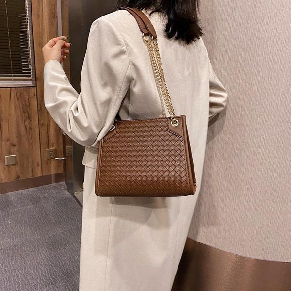 retro style knitting simple chain shoulder bag 2021 brand designer women's straddle luxury cross body
retro style knitting simple chain shoulder bag 2021 brand designer women's straddle luxury cross body