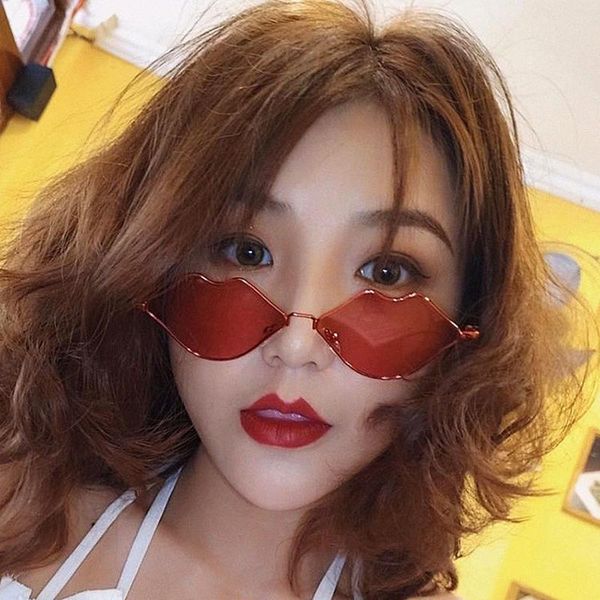 outdoor eyewear design ladies small mouth frame sunglasses women girl red yellow lens metal shades sun glasses retro lips shape
outdoor eyewear design ladies small mouth frame sunglasses women girl red yellow lens metal shades sun glasses retro lips shape