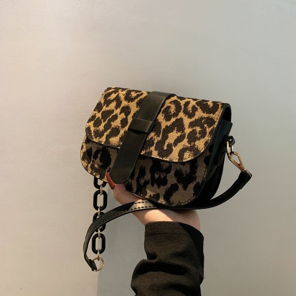 hangbags this year's popular bag 2021 fashion autumn leopard chain single shoulder women's messenger versatile saddle
hangbags this year's popular bag 2021 fashion autumn leopard chain single shoulder women's messenger versatile saddle