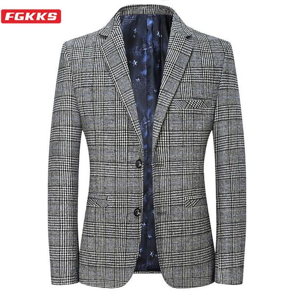 high-quality men's slim casual white suit jacket brand business trend fashion stripe men suits & blazers, White;black
high-quality men's slim casual white suit jacket brand business trend fashion stripe men suits & blazers, White;black