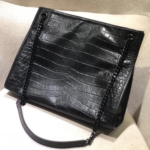 senior designer handbags for women 2021 european and american fashion classic interior compartment plain chains
senior designer handbags for women 2021 european and american fashion classic interior compartment plain chains