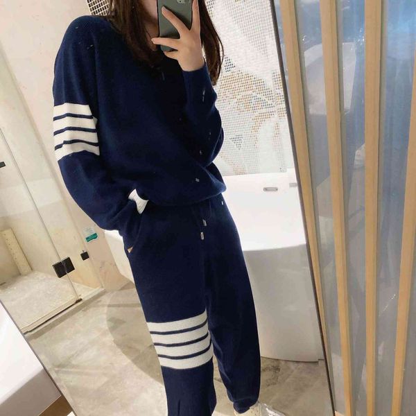 8809 four bars 2020 new loose korean pullover tb classic college style round neck sweater, White
8809 four bars 2020 new loose korean pullover tb classic college style round neck sweater, White