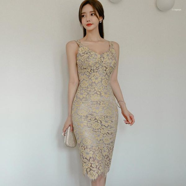 summer spaghetti straps women dress elegant floral lace backless bodycon party vestidos femme 2021 knee-length1, Black;gray
summer spaghetti straps women dress elegant floral lace backless bodycon party vestidos femme 2021 knee-length1, Black;gray