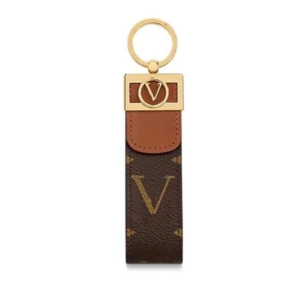 good qualtiy brand designer keychain fashion pendant car chain charm bag keyring trinket gifts accessories luxury key rings with two colors, Silver
good qualtiy brand designer keychain fashion pendant car chain charm bag keyring trinket gifts accessories luxury key rings with two colors, Silver
