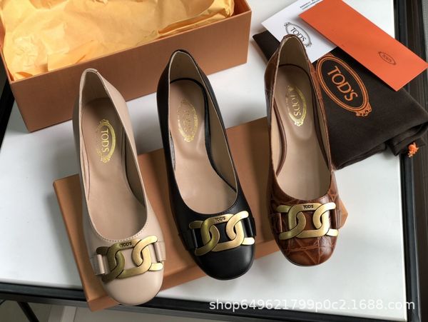 luxury shoes leather single sho in the spring of 2021 women's style square shallow mouth round head medium thick heel metal buckle work, Black
luxury shoes leather single sho in the spring of 2021 women's style square shallow mouth round head medium thick heel metal buckle work, Black
