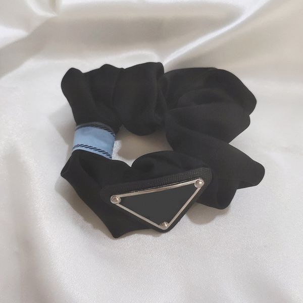 vintage black hair ring elastic rubber band inverted triangle letter p decorative retro fabric headdress for women with blue label, Pink
vintage black hair ring elastic rubber band inverted triangle letter p decorative retro fabric headdress for women with blue label, Pink