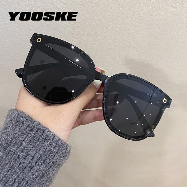 classic black sunglasses women men vintage square sun glasses mens oversized sunglass for female goggles, White;black
classic black sunglasses women men vintage square sun glasses mens oversized sunglass for female goggles, White;black