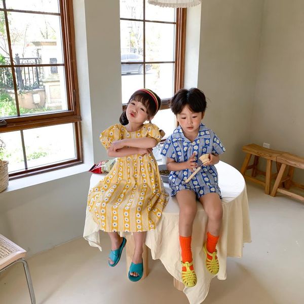 summer 2021 fashion floral striped clothes set girls short sleeve cotton dress boys t shirt and shorts outfits clothing sets, White
summer 2021 fashion floral striped clothes set girls short sleeve cotton dress boys t shirt and shorts outfits clothing sets, White
